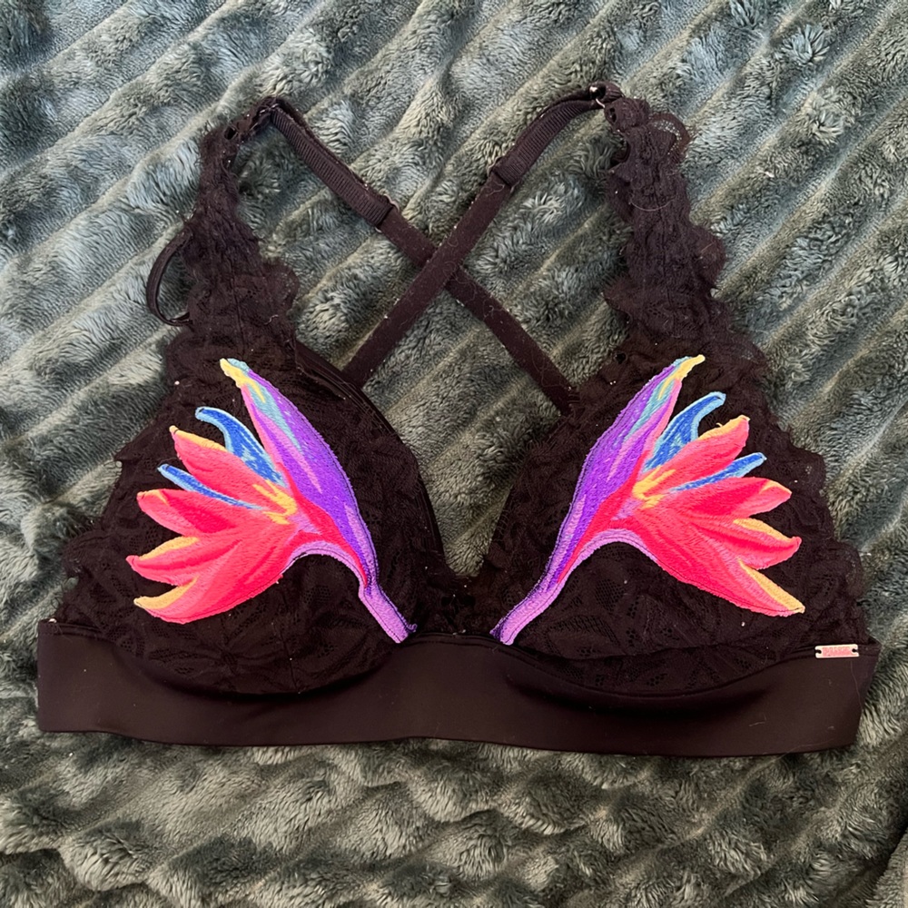 PINK Wireless date push-up bra